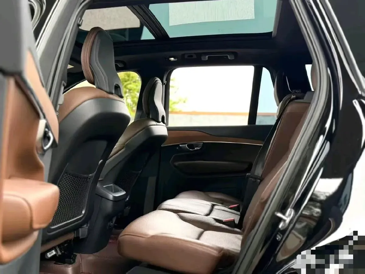 2024 Volvo XC90 2.0T 250HP L4 8AT,autocango,china used car exporter,china ev exporter,chinese used car exporter,chinese used ev exporter