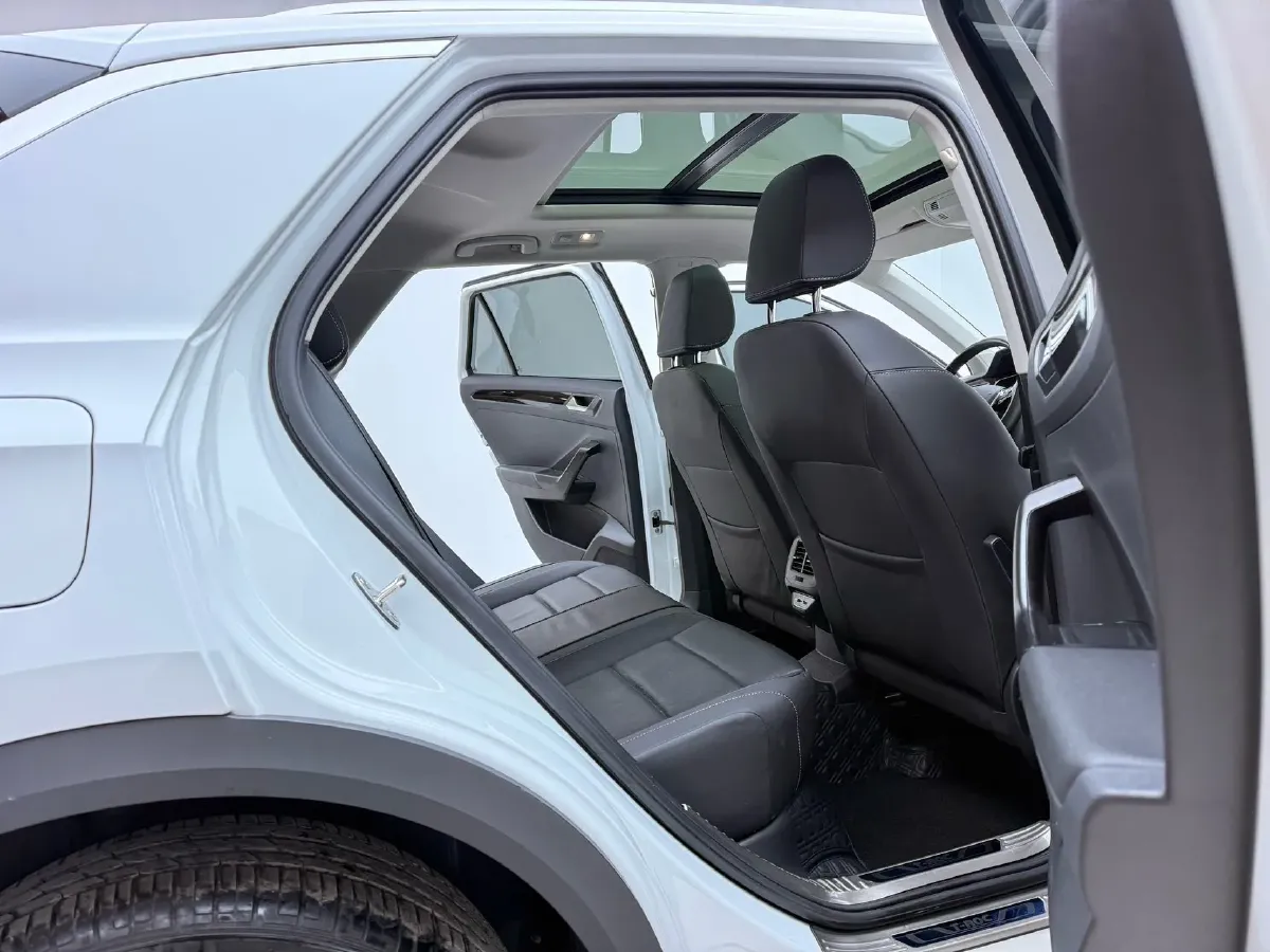 2021 Volkswagen T-Roc 1.4T 150HP L4 7DCT,autocango,china used car exporter,china ev exporter,chinese used car exporter,chinese used ev exporter