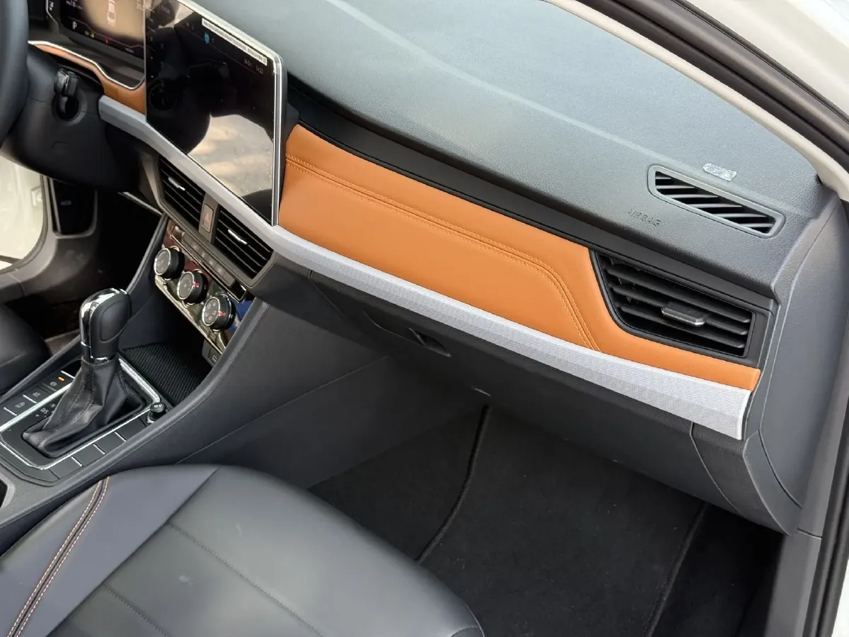 2025 Volkswagen Bora 1.2T 116HP L4 7DCT,autocango,china used car exporter,china ev exporter,chinese used car exporter,chinese used ev exporter