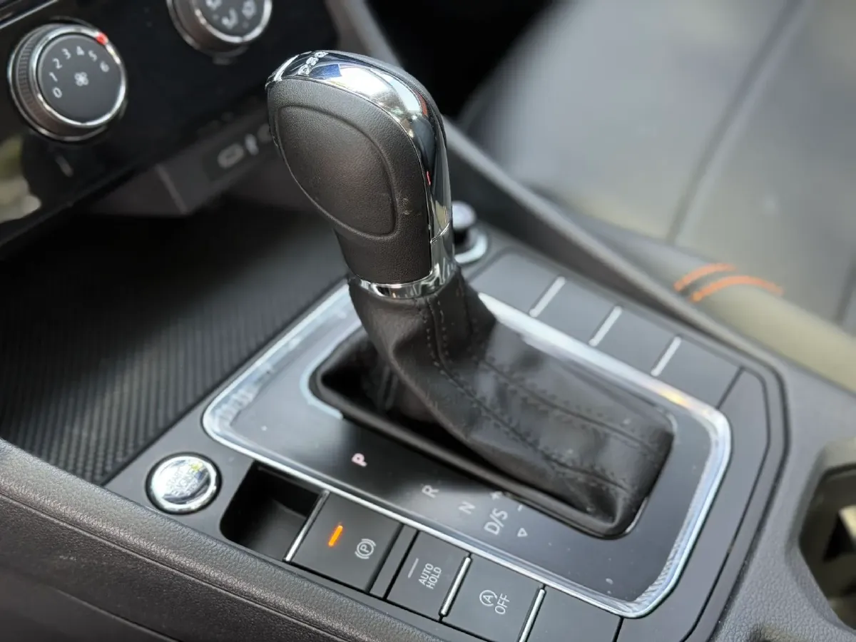 2025 Volkswagen Bora 1.2T 116HP L4 7DCT,autocango,china used car exporter,china ev exporter,chinese used car exporter,chinese used ev exporter