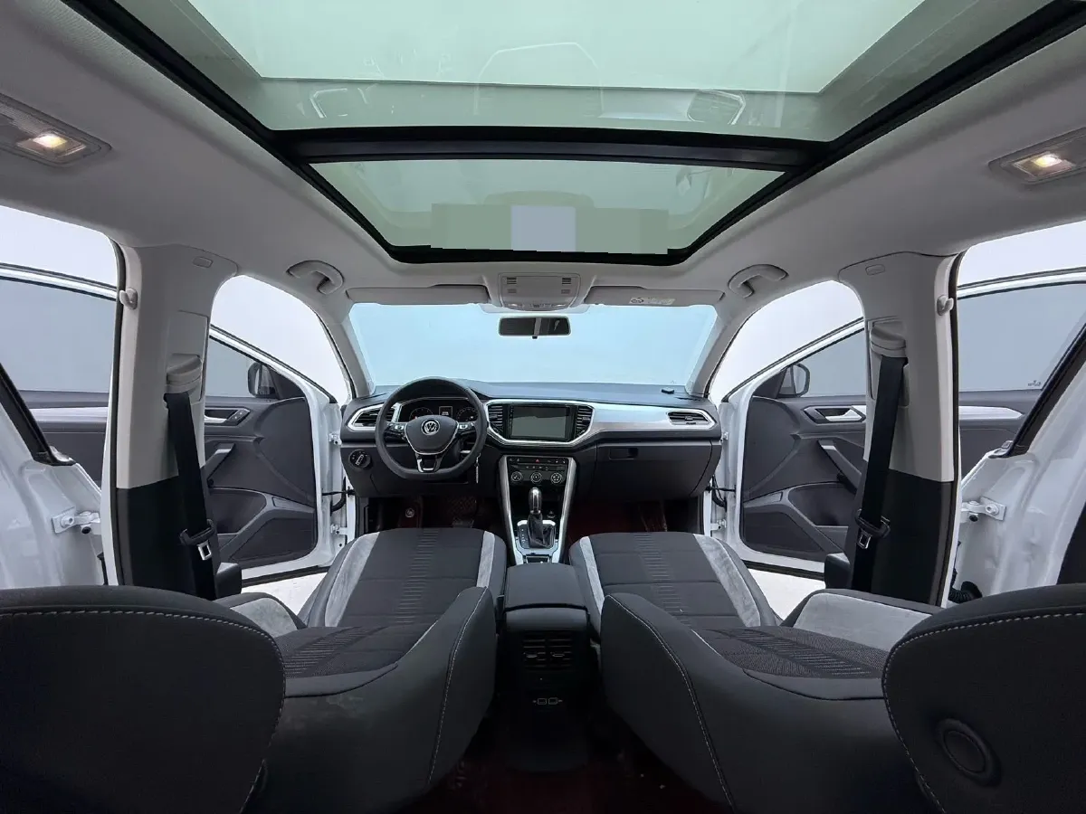 2021 Volkswagen T-Roc 1.4T 150HP L4 7DCT,autocango,china used car exporter,china ev exporter,chinese used car exporter,chinese used ev exporter