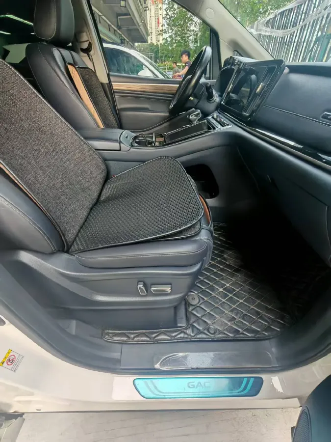 2021 GAC Trumpchi M8 2.0T 252HP L4 8AT,autocango,china used car exporter,china ev exporter,chinese used car exporter,chinese used ev exporter