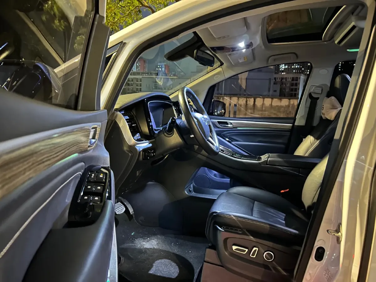 2023 GAC Trumpchi M8 2.0T 252HP L4 8AT,autocango,china used car exporter,china ev exporter,chinese used car exporter,chinese used ev exporter