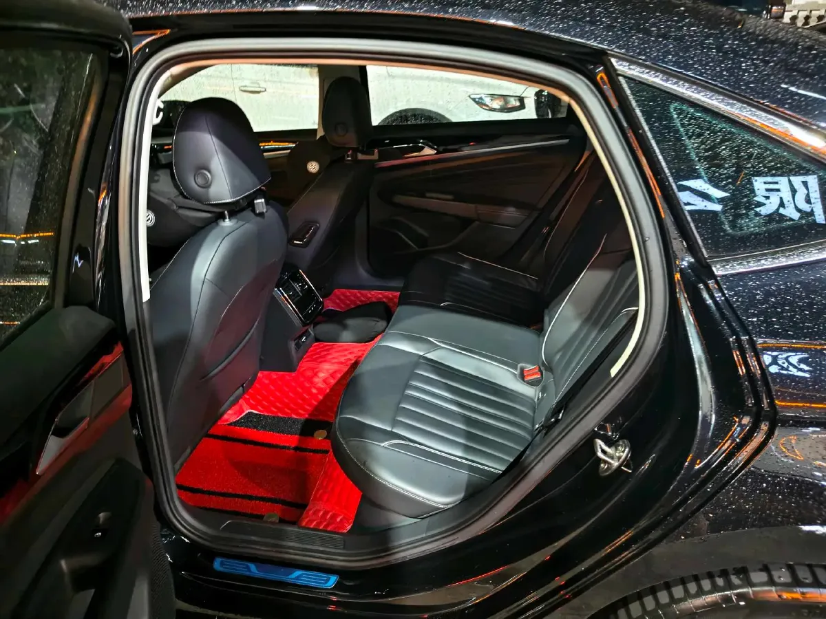 2023 Volkswagen Passat 2.0T 186HP L4 7DCT,autocango,china used car exporter,china ev exporter,chinese used car exporter,chinese used ev exporter