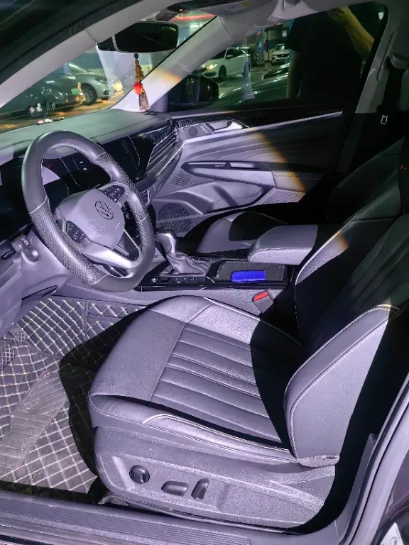 2023 Volkswagen Passat 2.0T 186HP L4 7DCT,autocango,china used car exporter,china ev exporter,chinese used car exporter,chinese used ev exporter