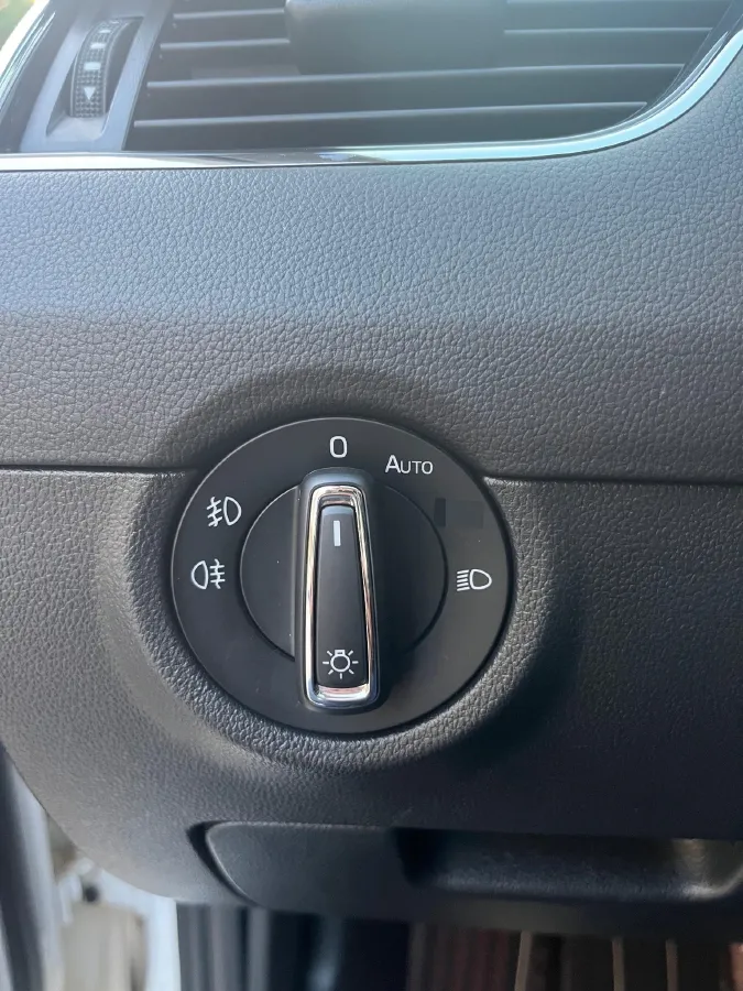 2019 Skoda Octavia 1.4T 150HP L4 7DCT,autocango,china used car exporter,china ev exporter,chinese used car exporter,chinese used ev exporter