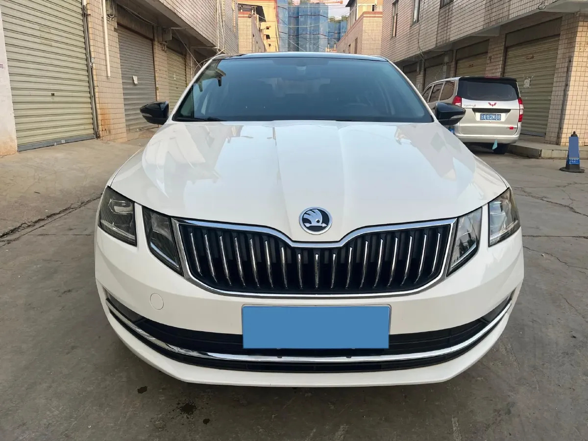 2019 Skoda Octavia 1.4T 150HP L4 7DCT,autocango,china used car exporter,china ev exporter,chinese used car exporter,chinese used ev exporter