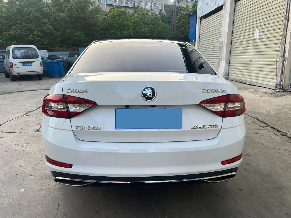 2019 Skoda Octavia 1.4T 150HP L4 7DCT,autocango,china used car exporter,china ev exporter,chinese used car exporter,chinese used ev exporter
