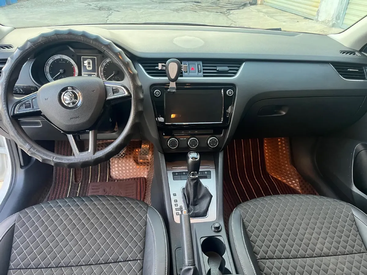 2019 Skoda Octavia 1.4T 150HP L4 7DCT,autocango,china used car exporter,china ev exporter,chinese used car exporter,chinese used ev exporter