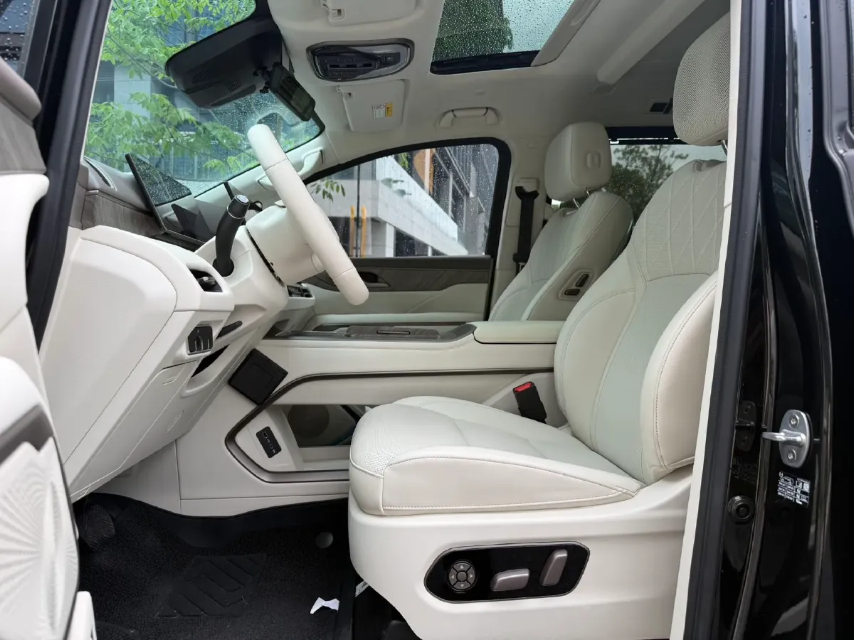 2025 WEY HighMountain 1.5T 170HP L4 4DHT PHEV,autocango,china used car exporter,china ev exporter,chinese used car exporter,chinese used ev exporter