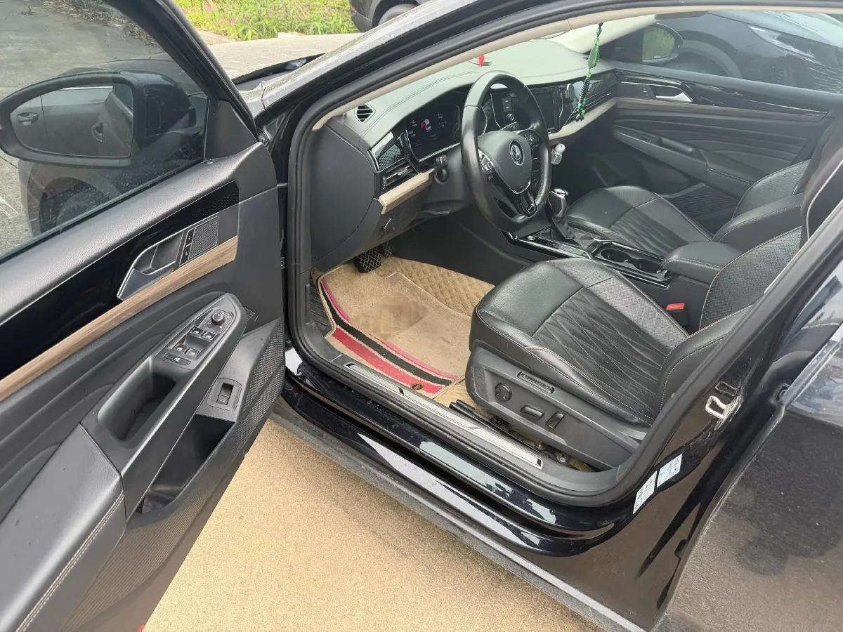 2019 Volkswagen Passat 2.0T 186HP L4 7DCT,autocango,china used car exporter,china ev exporter,chinese used car exporter,chinese used ev exporter