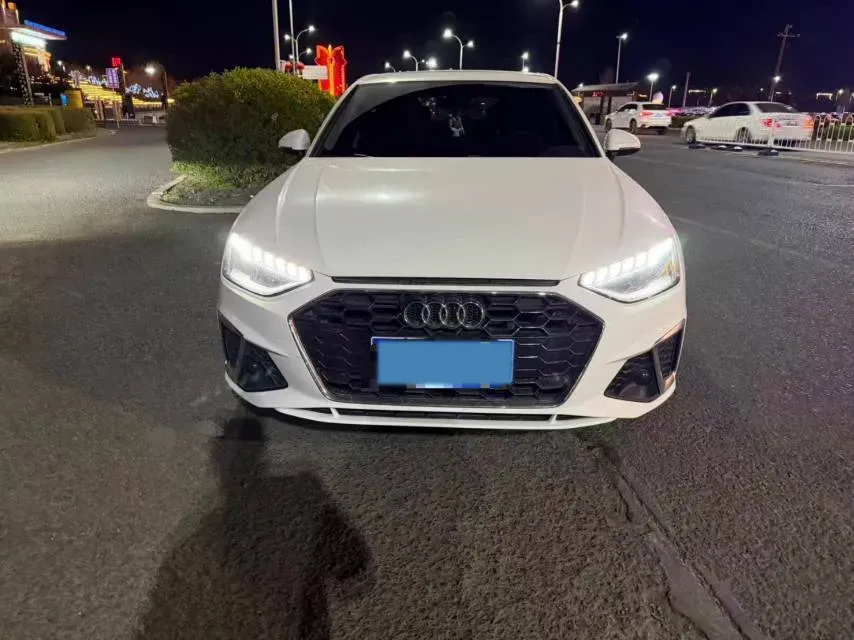 2020 Audi A4L 2.0T 190HP L4 7DCT,autocango,china used car exporter,china ev exporter,chinese used car exporter,chinese used ev exporter