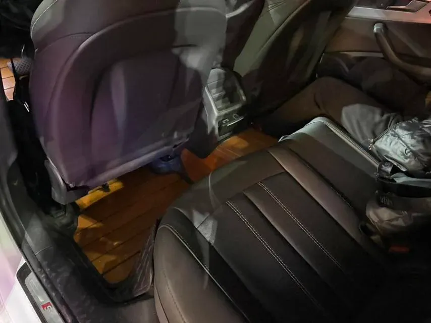 2020 Audi A4L 2.0T 190HP L4 7DCT,autocango,china used car exporter,china ev exporter,chinese used car exporter,chinese used ev exporter