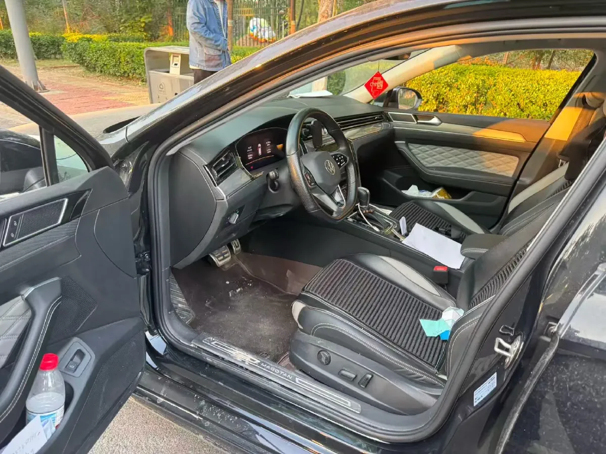 2023 Volkswagen Magotan 2.0T 186HP L4 7DCT,autocango,china used car exporter,china ev exporter,chinese used car exporter,chinese used ev exporter