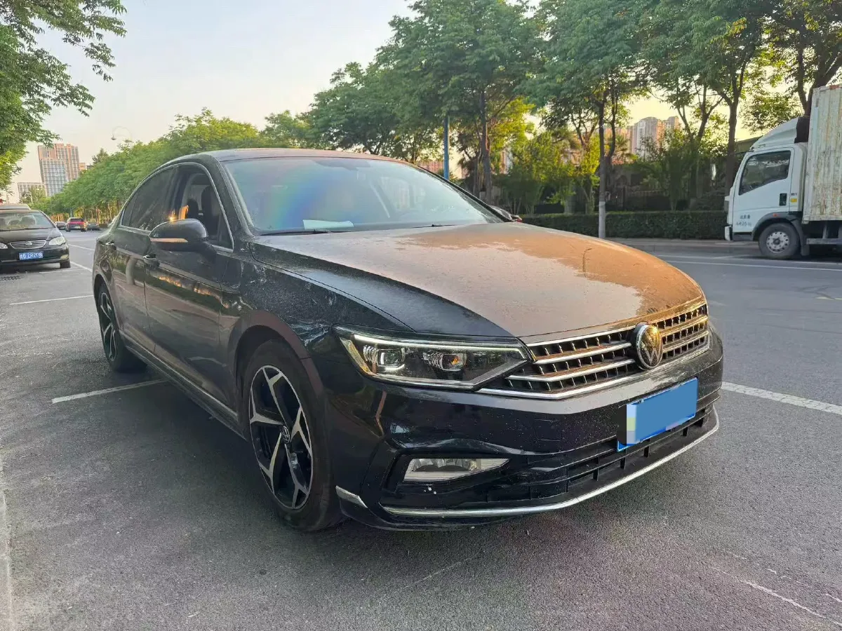 2023 Volkswagen Magotan 2.0T 186HP L4 7DCT,autocango,china used car exporter,china ev exporter,chinese used car exporter,chinese used ev exporter