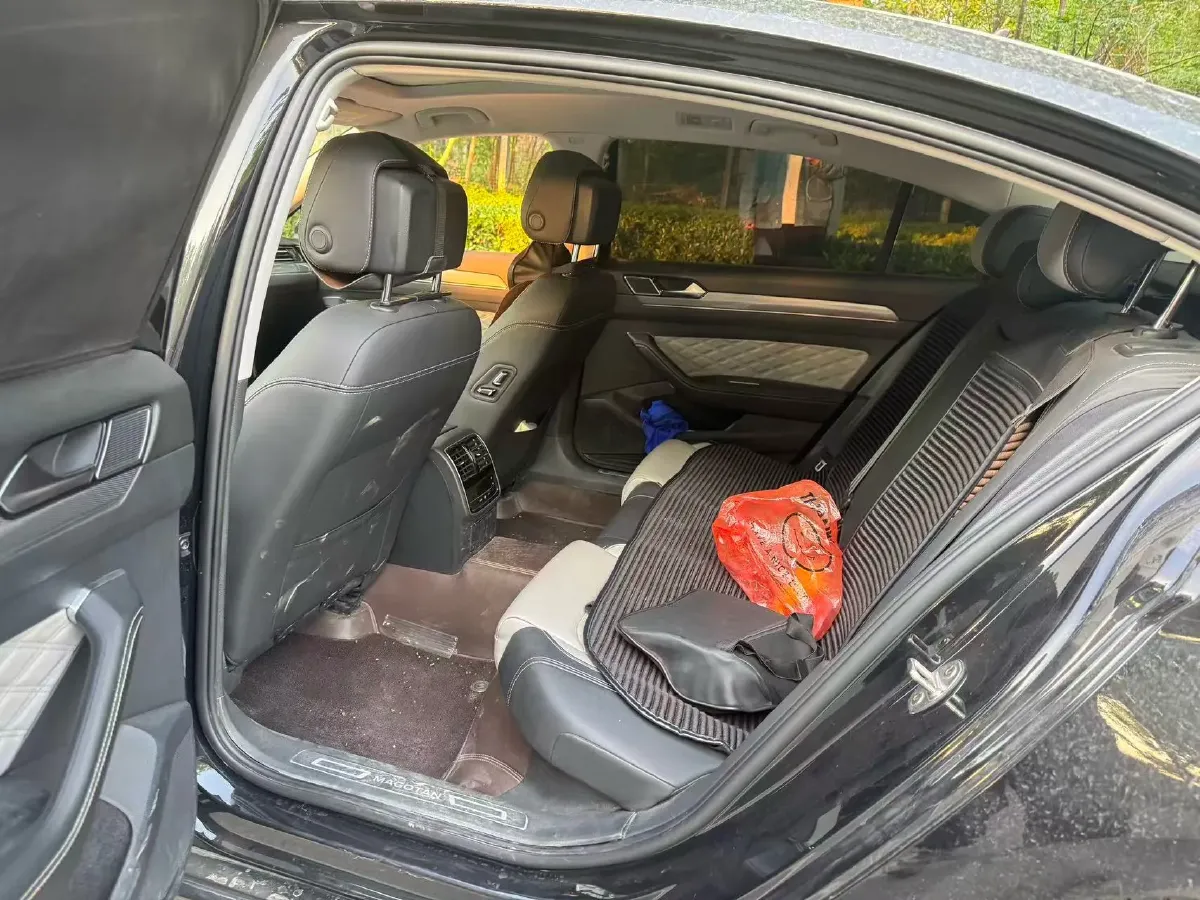 2023 Volkswagen Magotan 2.0T 186HP L4 7DCT,autocango,china used car exporter,china ev exporter,chinese used car exporter,chinese used ev exporter