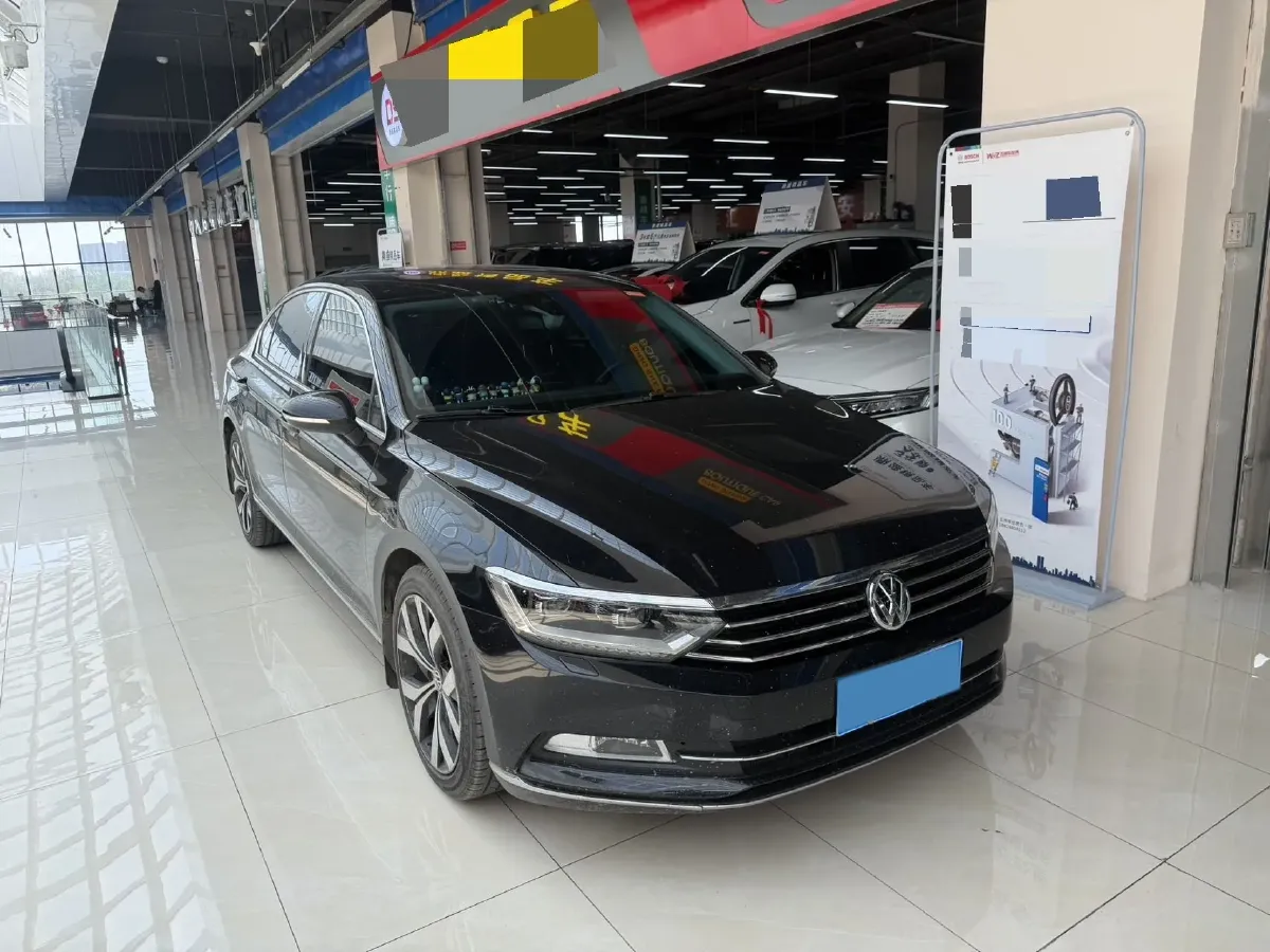 2017 Volkswagen Magotan 2.0T 220HP L4 7DCT,autocango,china used car exporter,china ev exporter,chinese used car exporter,chinese used ev exporter