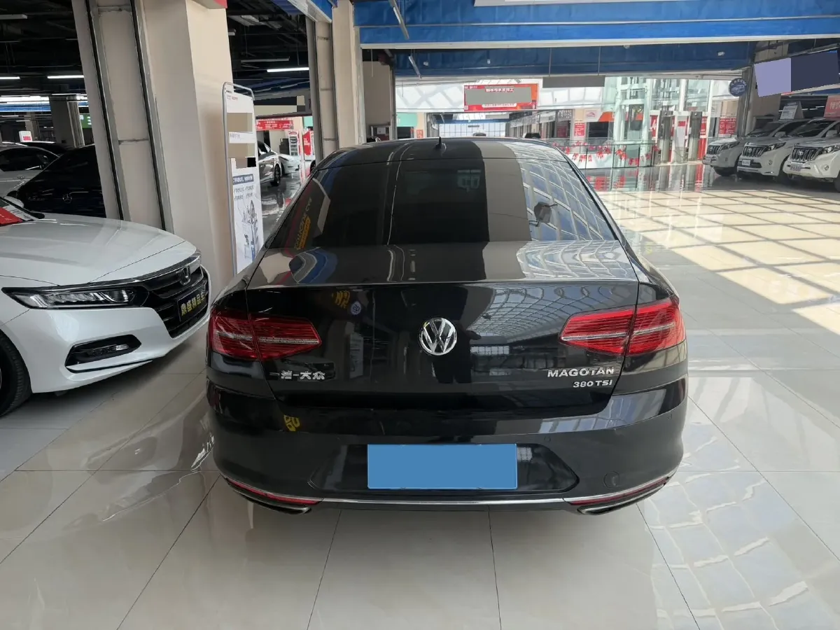 2017 Volkswagen Magotan 2.0T 220HP L4 7DCT,autocango,china used car exporter,china ev exporter,chinese used car exporter,chinese used ev exporter