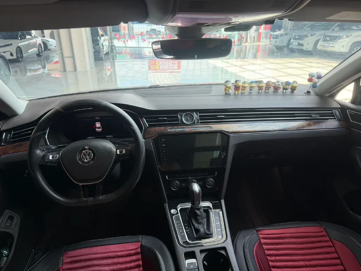 2017 Volkswagen Magotan 2.0T 220HP L4 7DCT,autocango,china used car exporter,china ev exporter,chinese used car exporter,chinese used ev exporter