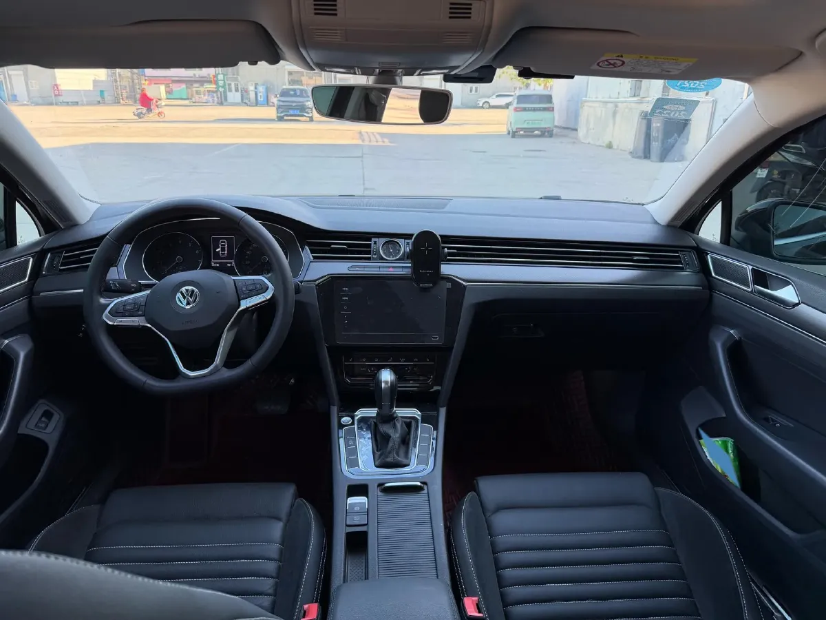 2020 Volkswagen Magotan 2.0T 186HP L4 7DCT,autocango,china used car exporter,china ev exporter,chinese used car exporter,chinese used ev exporter