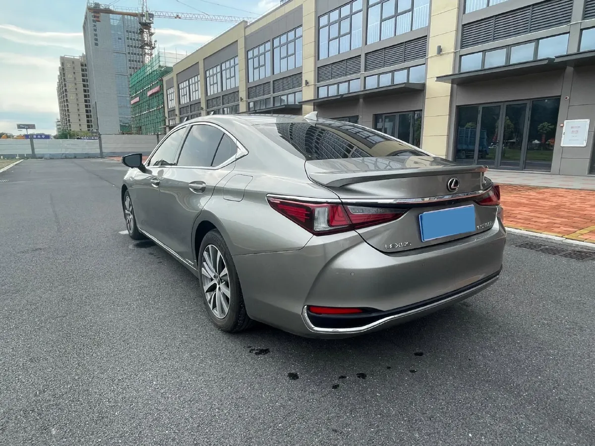 2020 Lexus ES 2.5L 178HP L4 E-CVT Hybrid,autocango,china used car exporter,china ev exporter,chinese used car exporter,chinese used ev exporter