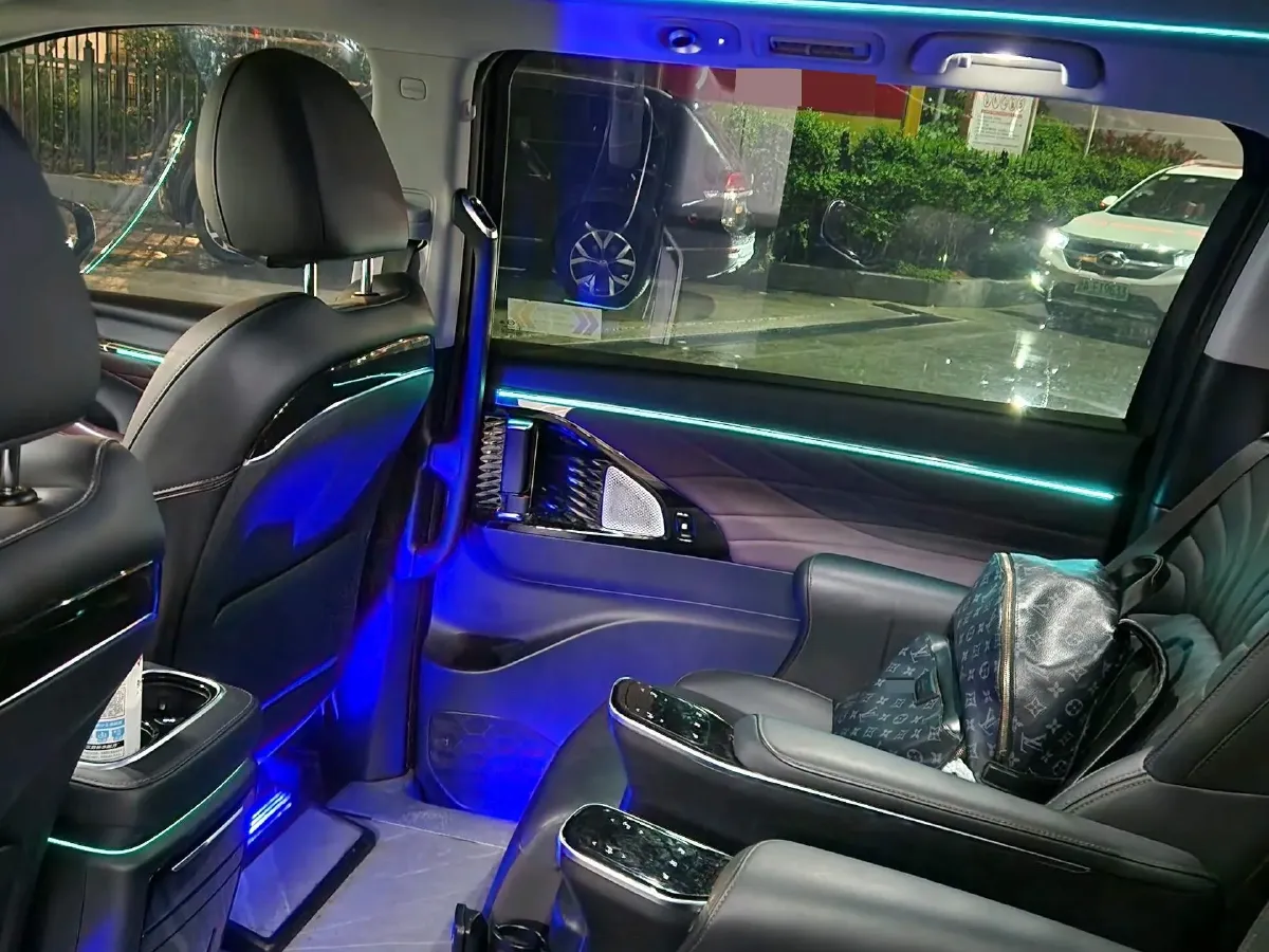 2024 GAC Trumpchi M8 2.0T 252HP L4 8AT,autocango,china used car exporter,china ev exporter,chinese used car exporter,chinese used ev exporter