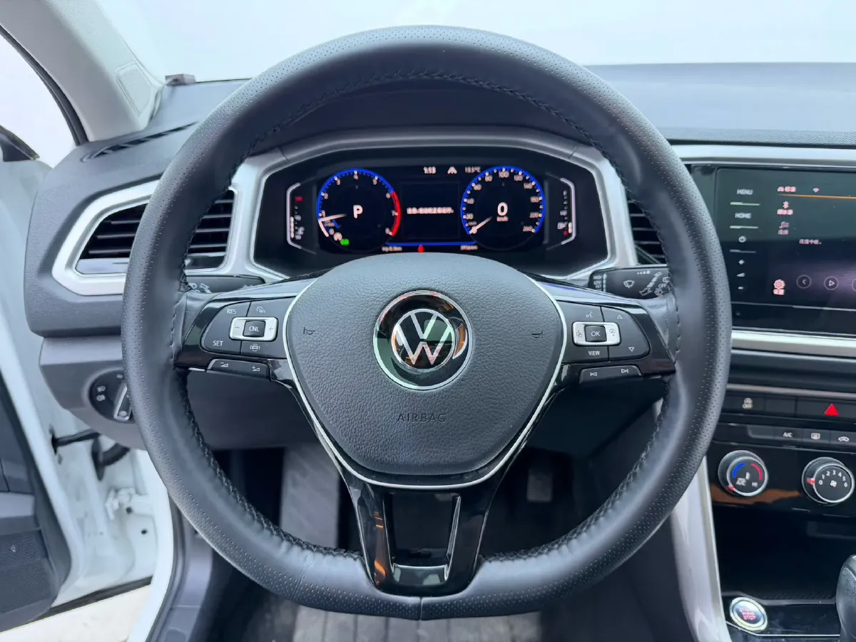 2021 Volkswagen T-Roc 1.4T 150HP L4 7DCT,autocango,china used car exporter,china ev exporter,chinese used car exporter,chinese used ev exporter