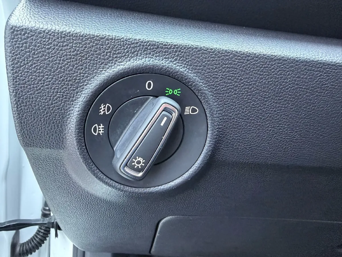 2021 Volkswagen T-Roc 1.4T 150HP L4 7DCT,autocango,china used car exporter,china ev exporter,chinese used car exporter,chinese used ev exporter