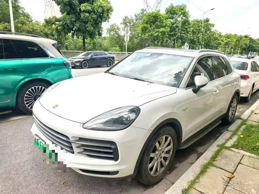 2021 Porsche Cayenne 2.0T 252HP L4 8AT PHEV 17.9KWH,autocango,china used car exporter,china ev exporter,chinese used car exporter,chinese used ev exporter