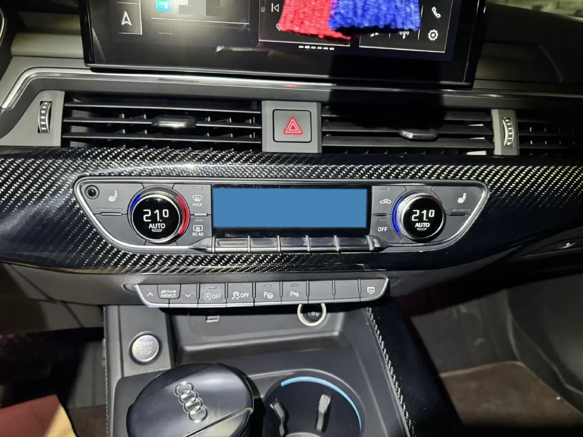 2022 Audi A4L 2.0T 190HP L4 7DCT,autocango,china used car exporter,china ev exporter,chinese used car exporter,chinese used ev exporter