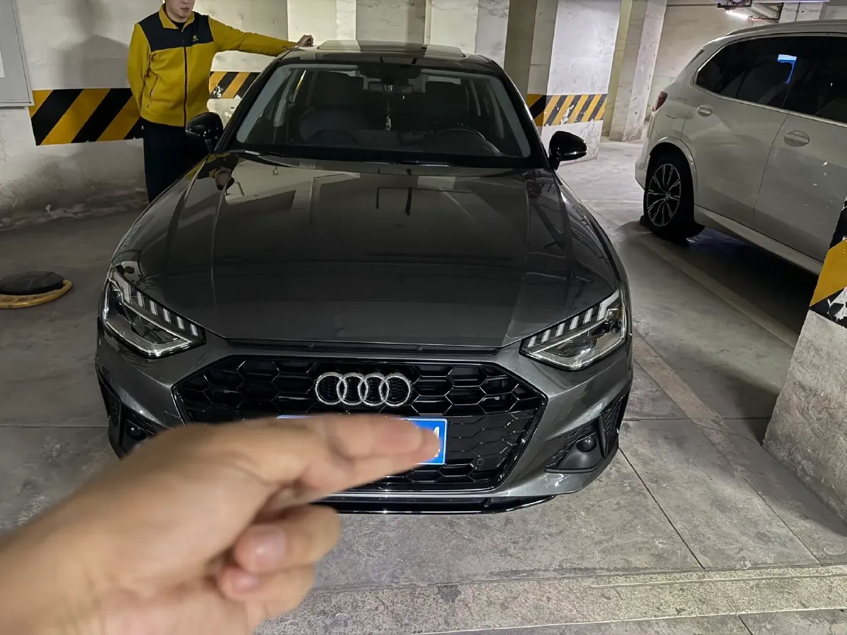 2022 Audi A4L 2.0T 190HP L4 7DCT,autocango,china used car exporter,china ev exporter,chinese used car exporter,chinese used ev exporter