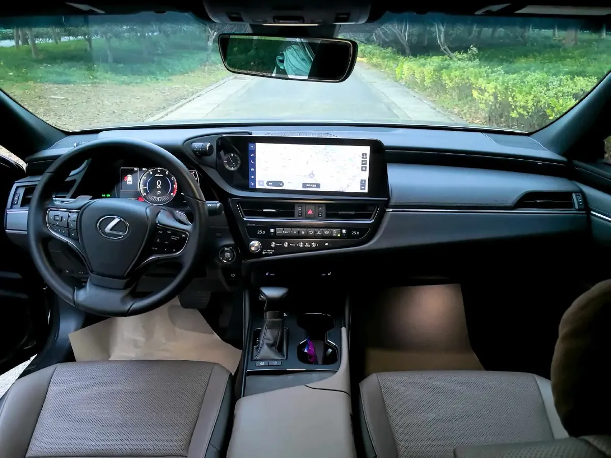 2023 Lexus ES 2.0L 173HP L4 CVT,autocango,china used car exporter,china ev exporter,chinese used car exporter,chinese used ev exporter