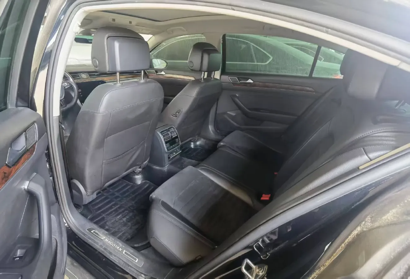 2018 Volkswagen Magotan 1.8T 180HP L4 7DCT,autocango,china used car exporter,china ev exporter,chinese used car exporter,chinese used ev exporter