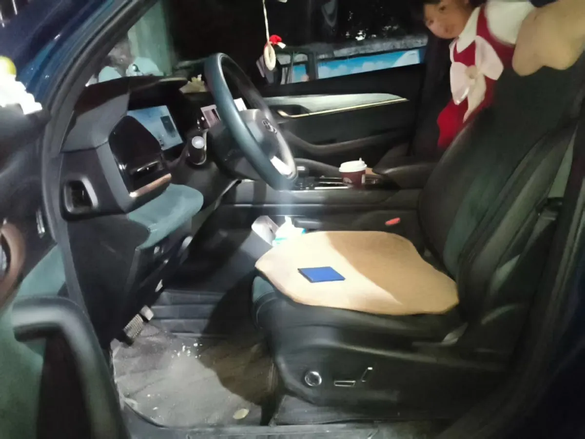 2021 Geely Monjaro 2.0T 218HP L4 7DCT,autocango,china used car exporter,china ev exporter,chinese used car exporter,chinese used ev exporter