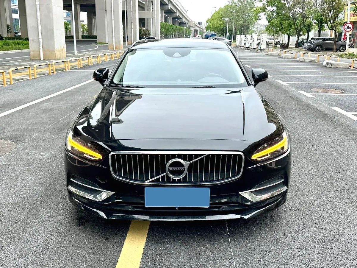 2019 Volvo S90 2.0T 254HP L4 8AT,autocango,china used car exporter,china ev exporter,chinese used car exporter,chinese used ev exporter