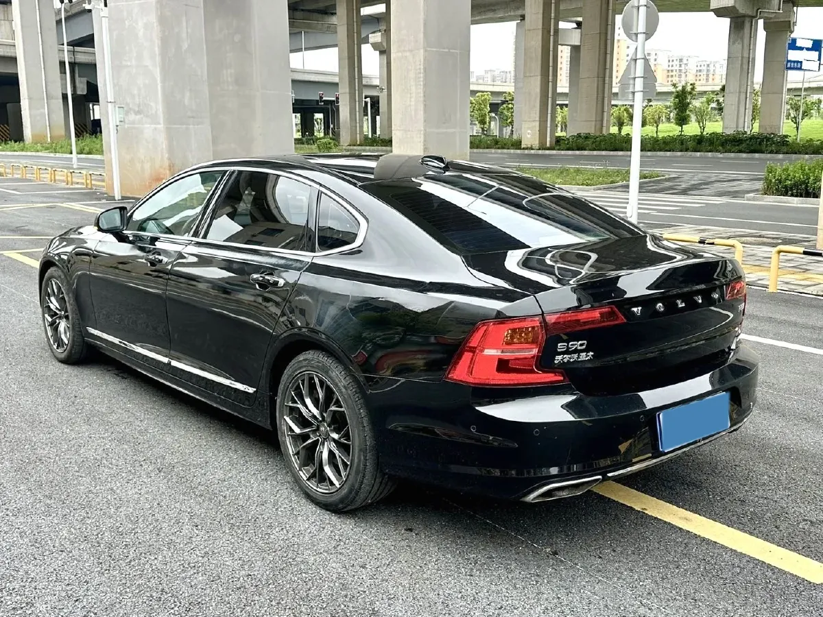 2019 Volvo S90 2.0T 254HP L4 8AT,autocango,china used car exporter,china ev exporter,chinese used car exporter,chinese used ev exporter