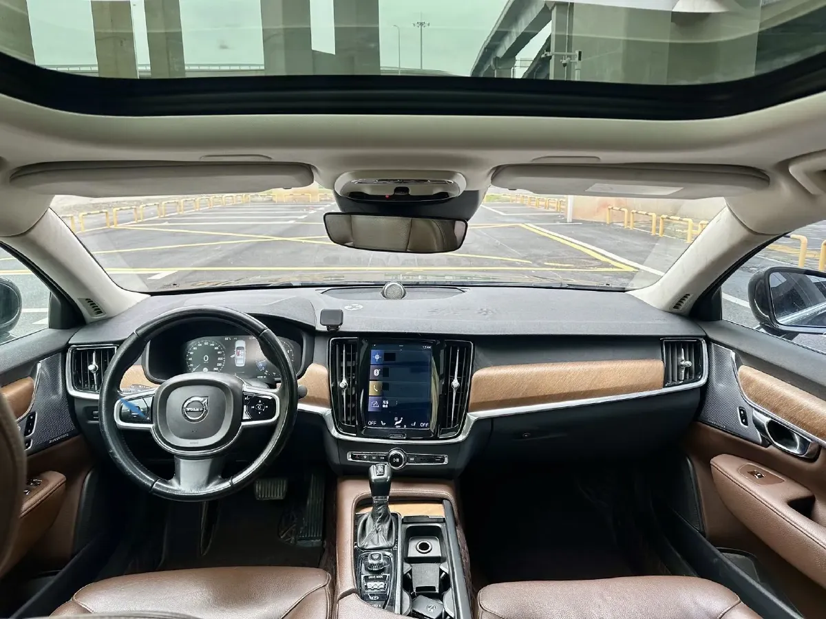 2019 Volvo S90 2.0T 254HP L4 8AT,autocango,china used car exporter,china ev exporter,chinese used car exporter,chinese used ev exporter