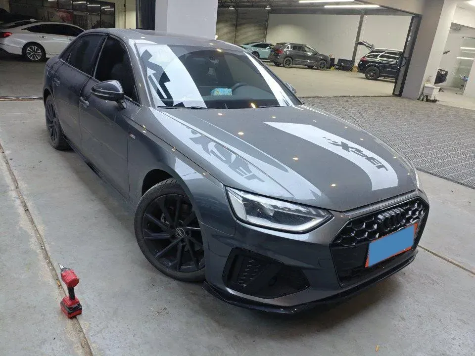 2023 Audi A4L 2.0T 190HP L4 7DCT,autocango,china used car exporter,china ev exporter,chinese used car exporter,chinese used ev exporter