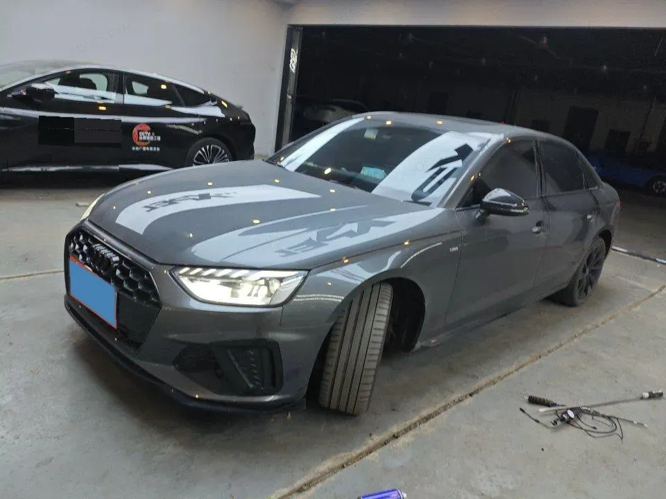 2023 Audi A4L 2.0T 190HP L4 7DCT,autocango,china used car exporter,china ev exporter,chinese used car exporter,chinese used ev exporter