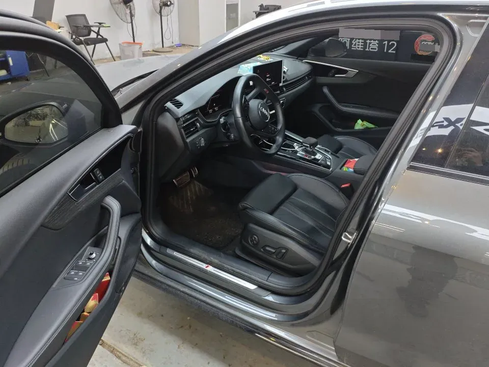 2023 Audi A4L 2.0T 190HP L4 7DCT,autocango,china used car exporter,china ev exporter,chinese used car exporter,chinese used ev exporter