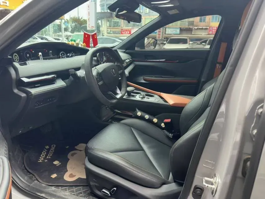 2022 ChangAn UNI-V 1.5T 188HP L4 7DCT,autocango,china used car exporter,china ev exporter,chinese used car exporter,chinese used ev exporter