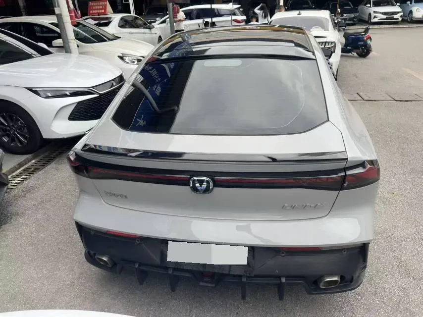 2022 ChangAn UNI-V 1.5T 188HP L4 7DCT,autocango,china used car exporter,china ev exporter,chinese used car exporter,chinese used ev exporter