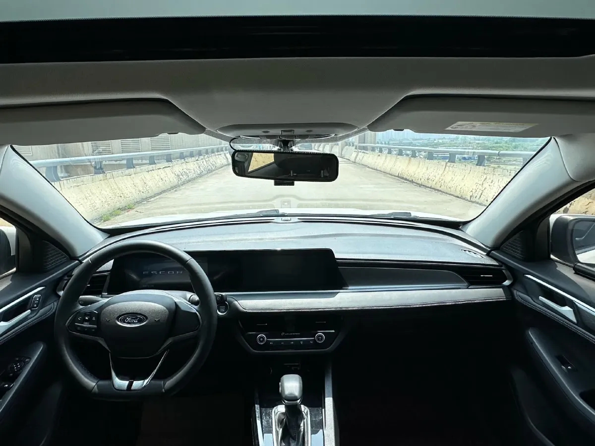 2021 Ford Escort 1.5L 122HP L3 6AT,autocango,china used car exporter,china ev exporter,chinese used car exporter,chinese used ev exporter