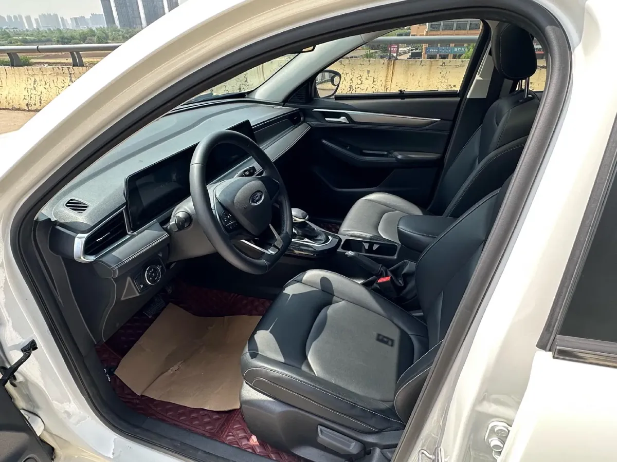 2021 Ford Escort 1.5L 122HP L3 6AT,autocango,china used car exporter,china ev exporter,chinese used car exporter,chinese used ev exporter