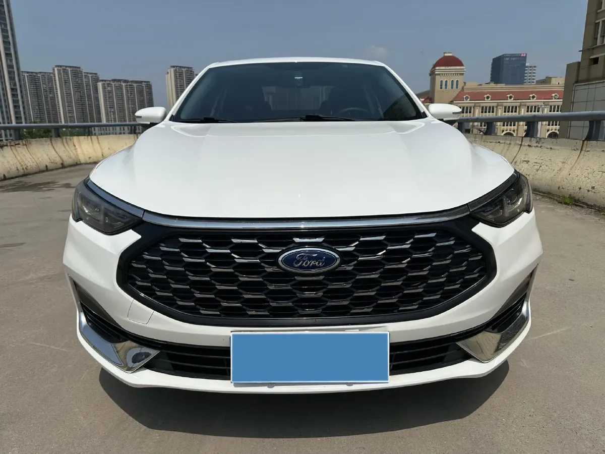 2021 Ford Escort 1.5L 122HP L3 6AT,autocango,china used car exporter,china ev exporter,chinese used car exporter,chinese used ev exporter