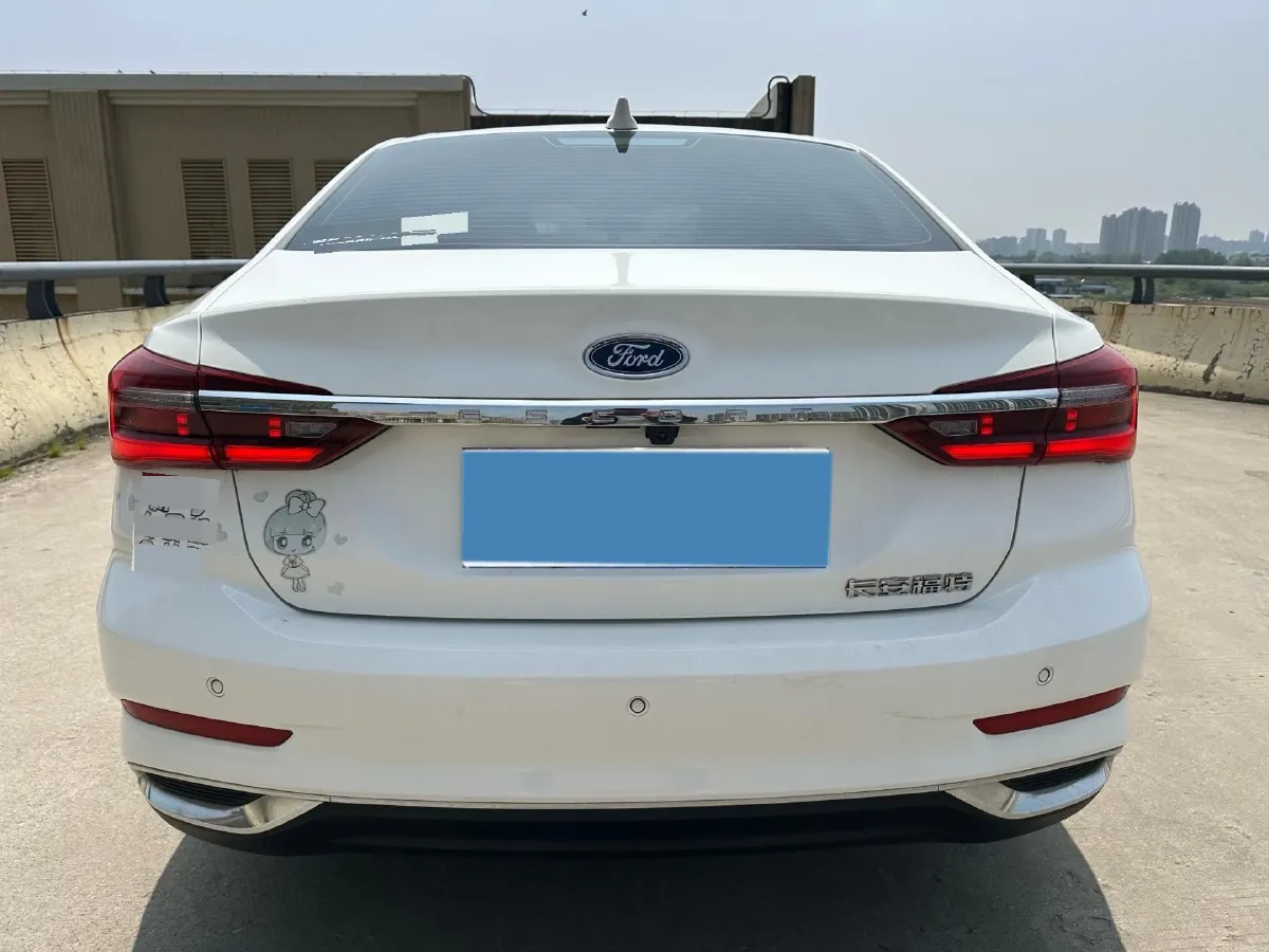 2021 Ford Escort 1.5L 122HP L3 6AT,autocango,china used car exporter,china ev exporter,chinese used car exporter,chinese used ev exporter