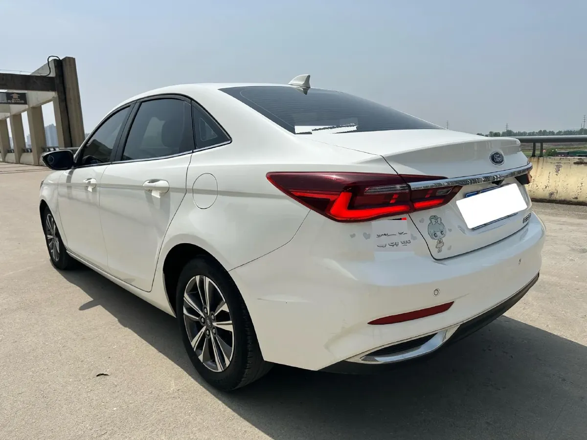 2021 Ford Escort 1.5L 122HP L3 6AT,autocango,china used car exporter,china ev exporter,chinese used car exporter,chinese used ev exporter