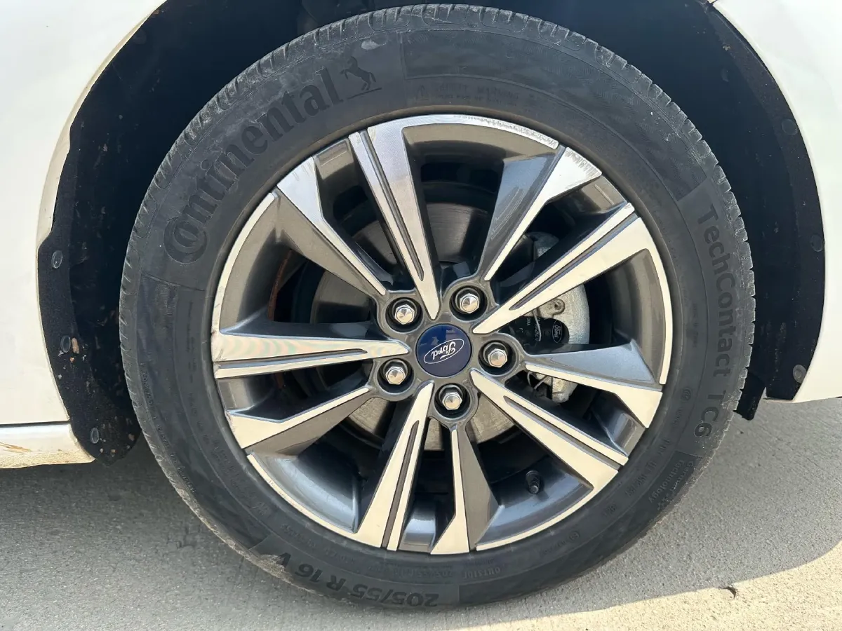 2021 Ford Escort 1.5L 122HP L3 6AT,autocango,china used car exporter,china ev exporter,chinese used car exporter,chinese used ev exporter