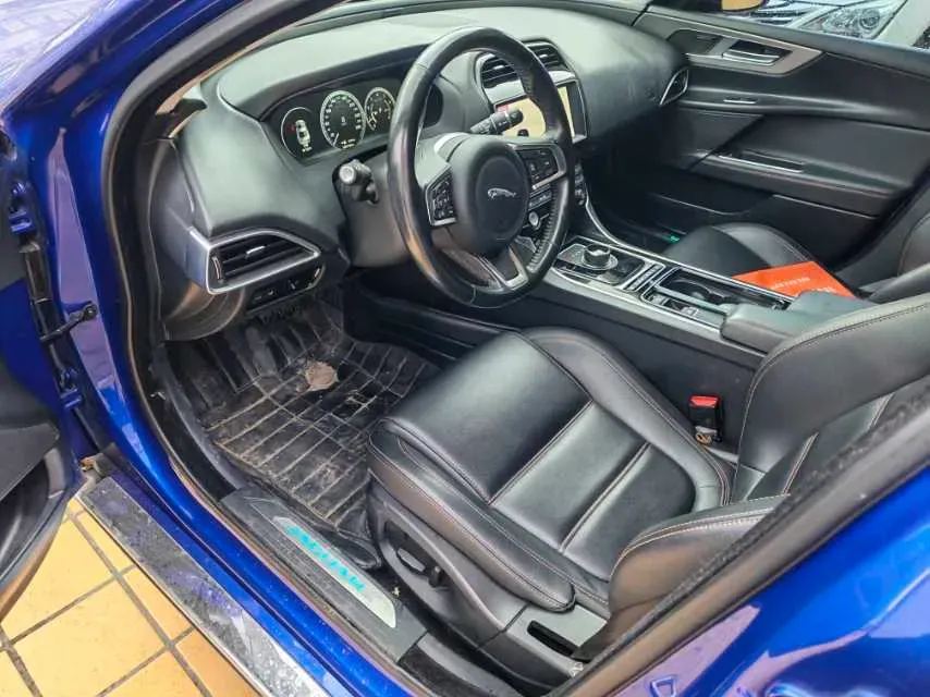 2019 Land Rover Discovery Sport 2.0T 200HP L4 9AT,autocango,china used car exporter,china ev exporter,chinese used car exporter,chinese used ev exporter