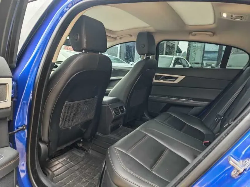 2019 Land Rover Discovery Sport 2.0T 200HP L4 9AT,autocango,china used car exporter,china ev exporter,chinese used car exporter,chinese used ev exporter